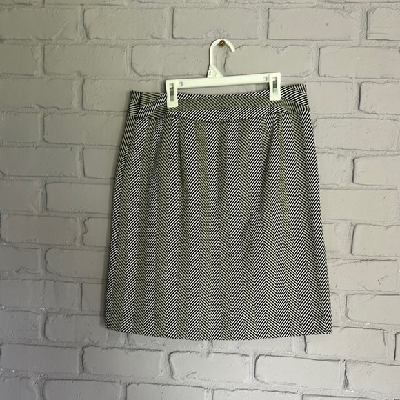 NWOT LOFT Gray Pencil Skirt Knee-Length Work size 6 - Picture 2 of 4